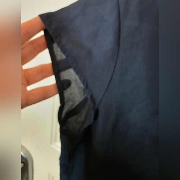 Pink Rose Navy‎ Blue Lightweight Blouse Size Medium - Picture 4 of 5